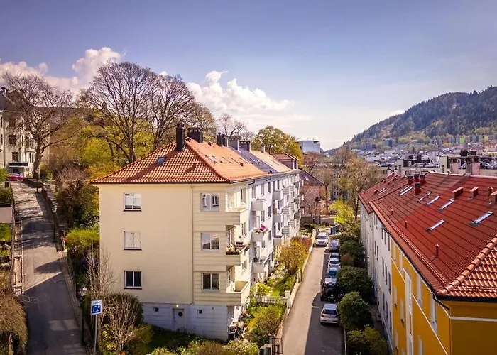 Modern 2br Balcony - Near Cruise Terminal Appartement